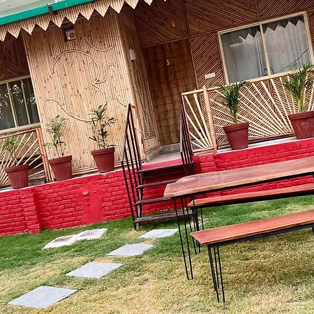Bamboo Garden Cottages And Cafe リシケーシュ エクステリア 写真