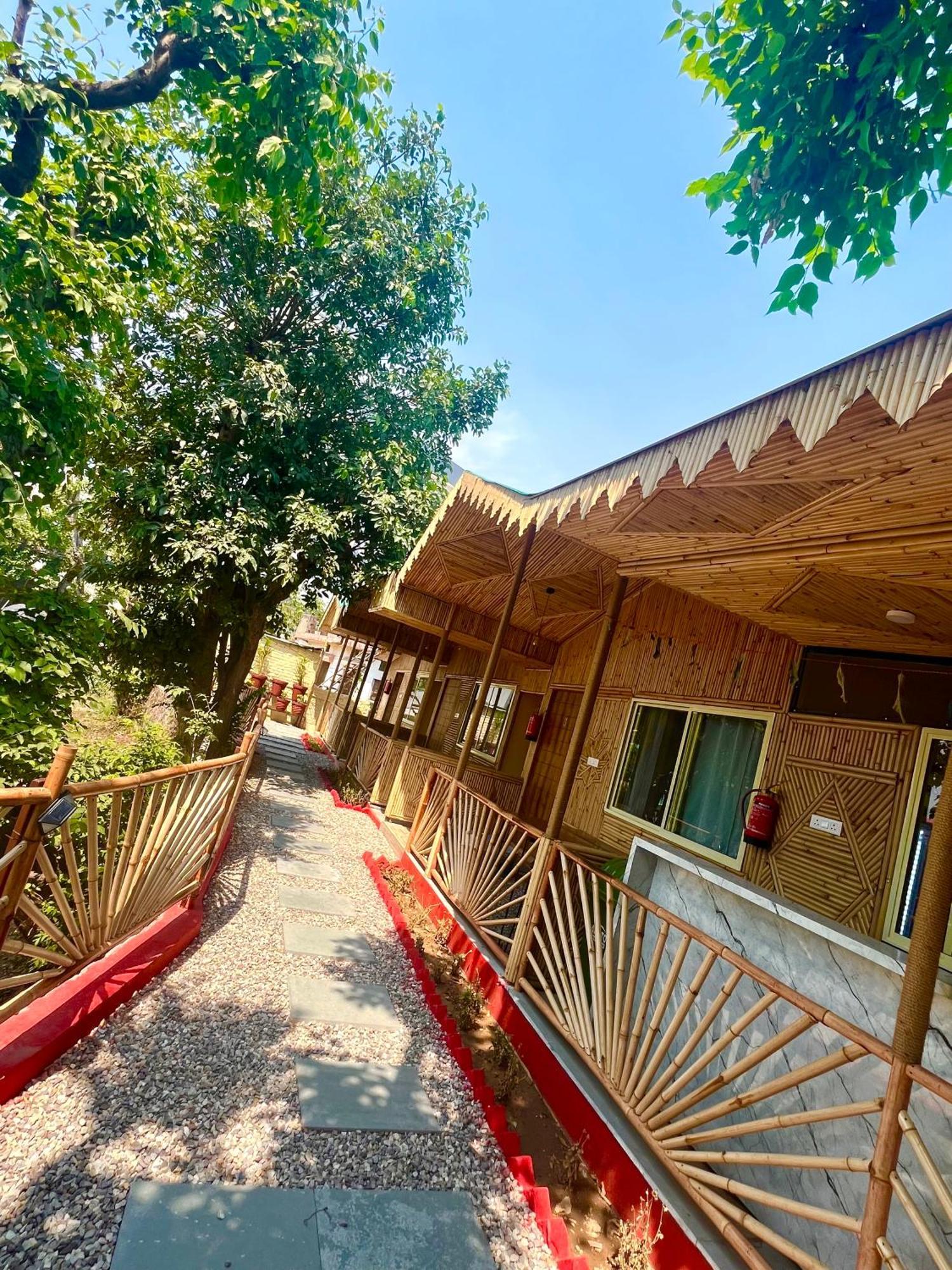 Bamboo Garden Cottages And Cafe リシケーシュ エクステリア 写真