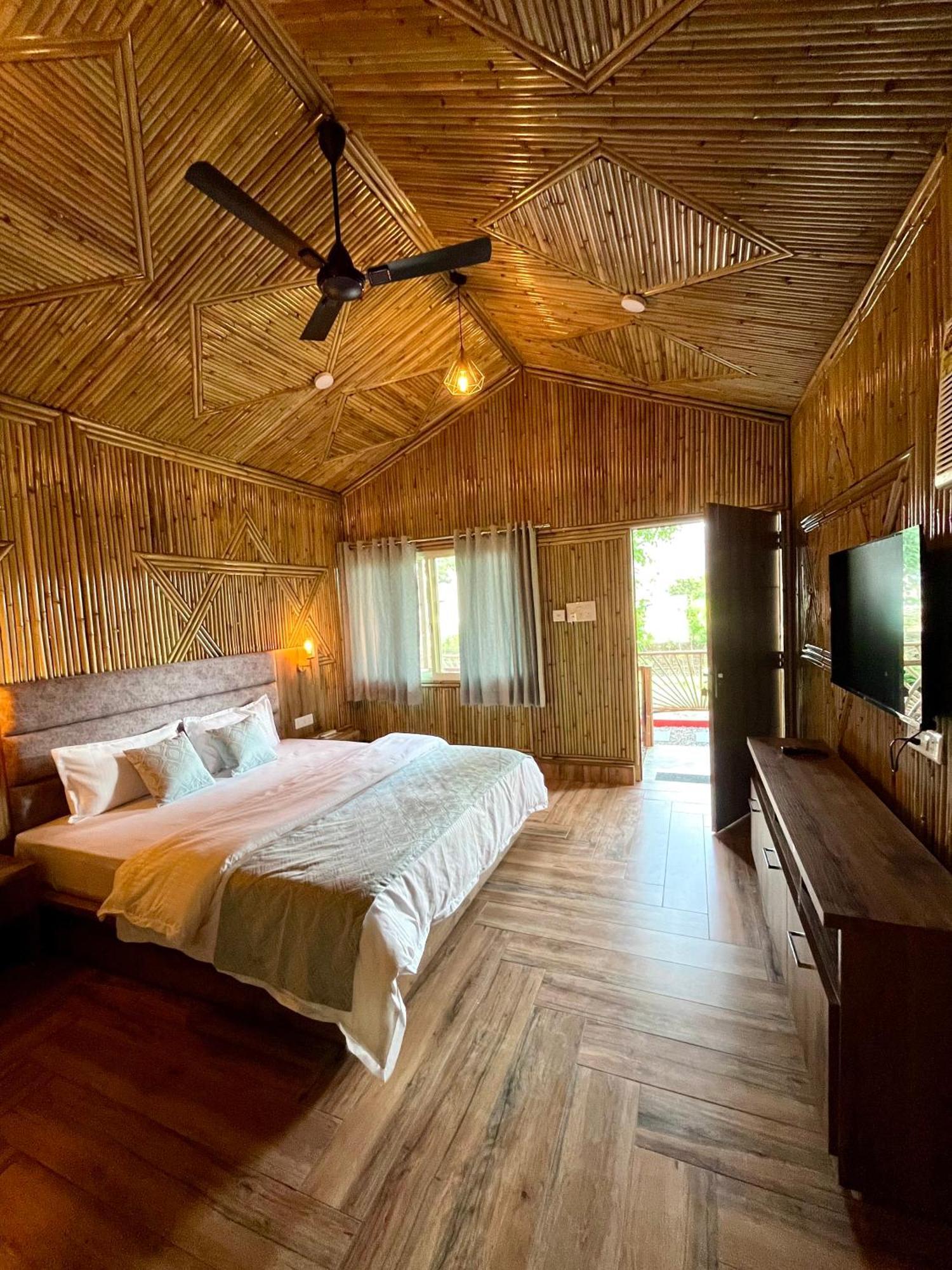 Bamboo Garden Cottages And Cafe リシケーシュ エクステリア 写真
