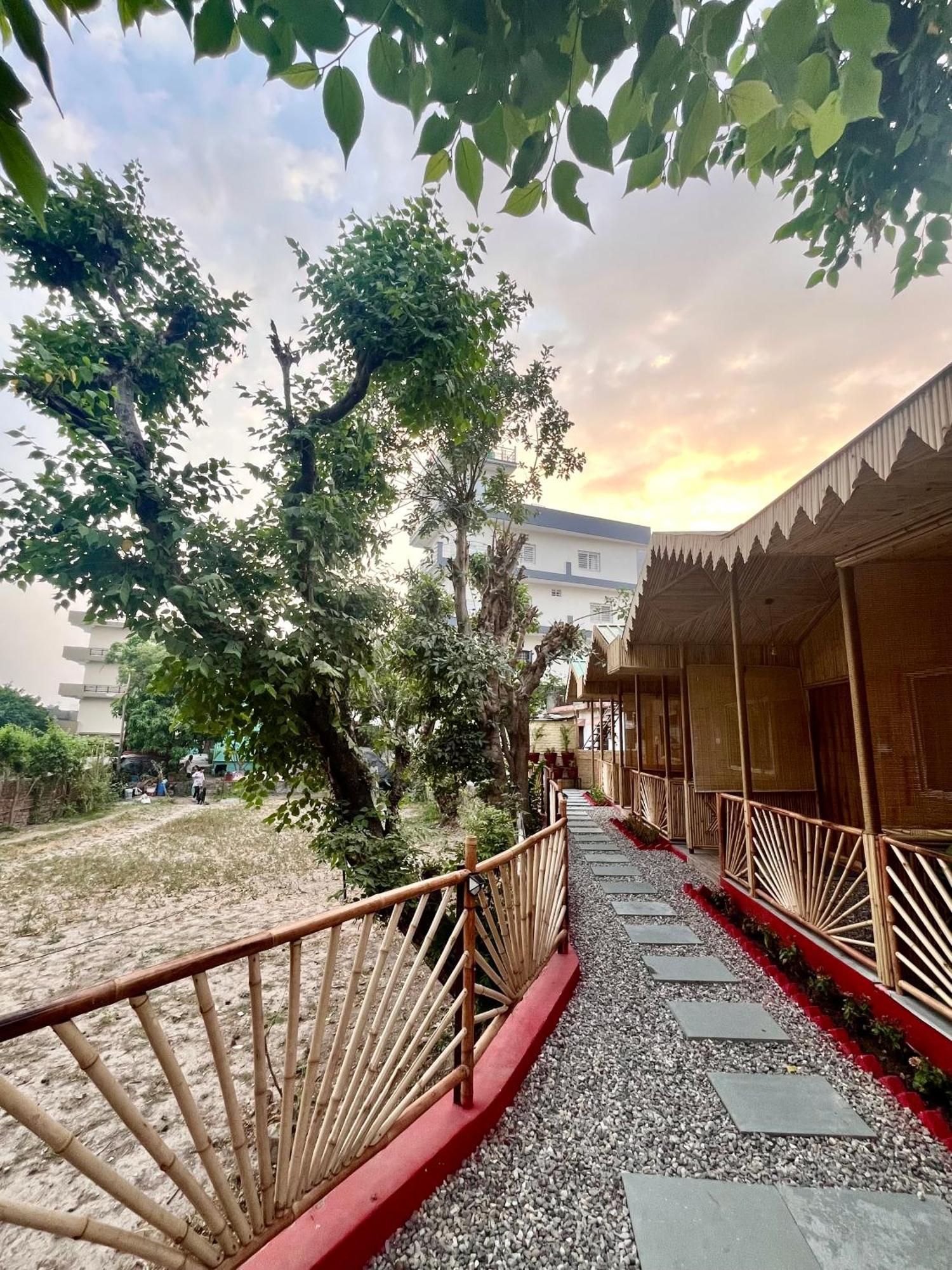 Bamboo Garden Cottages And Cafe リシケーシュ エクステリア 写真